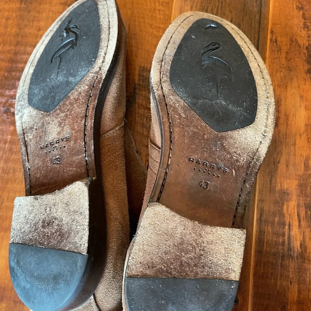 Harry's of London Brown Chukka Boots with Suede Finish